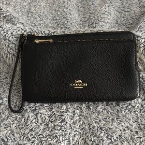 NWT!! COACH Black Leather Wristlet